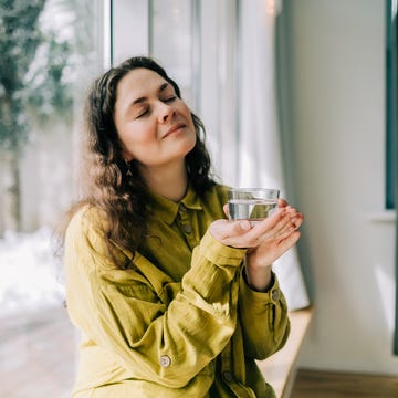 一天一定要喝 2000 cc的水嗎？【破除迷思】