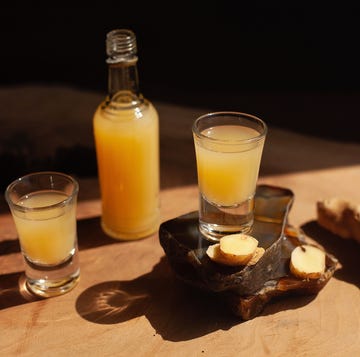 two glasses of ginger juice, anti inflammatory, immune boosting, antioxidant drink